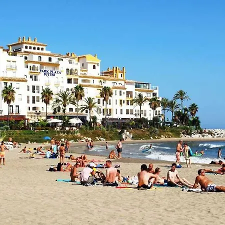 First Line Duplex Puerto Banus Sleeps 8 People 公寓 马尔韦利亚