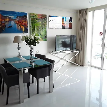 First Line Duplex Puerto Banus Sleeps 8 People Marbella