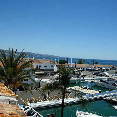 First Line Duplex Puerto Banus Sleeps 8 People Appartamento Marbella