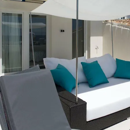 First Line Duplex Puerto Banus Sleeps 8 People Appartamento Marbella