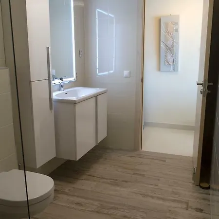 First Line Duplex Puerto Banus Sleeps 8 People * Marbella