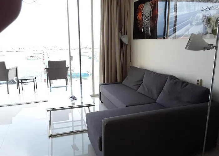 First Line Duplex Puerto Banus Sleeps 8 People *