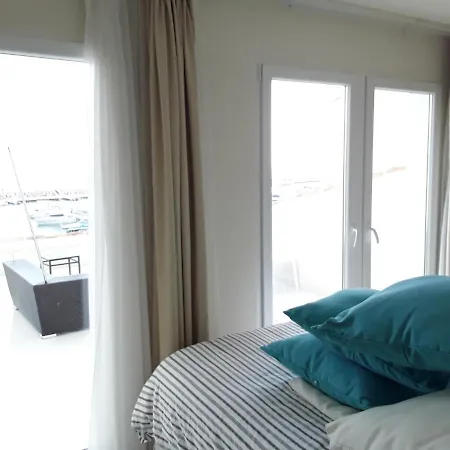Daire First Line Duplex Puerto Banus Sleeps 8 People Marbella