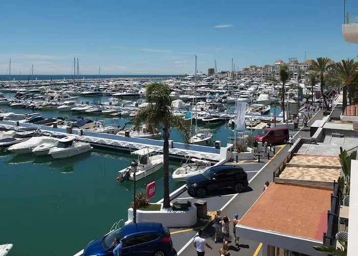 First Line Duplex Puerto Banus Sleeps 8 People Daire Marbella