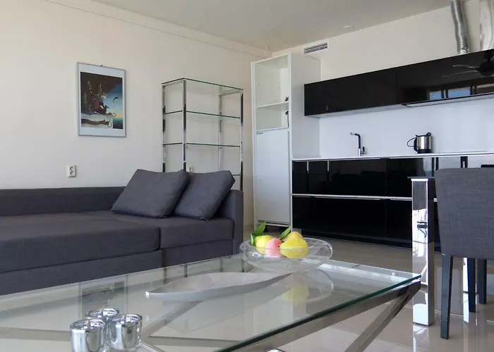 Daire First Line Duplex Puerto Banus Sleeps 8 People Marbella