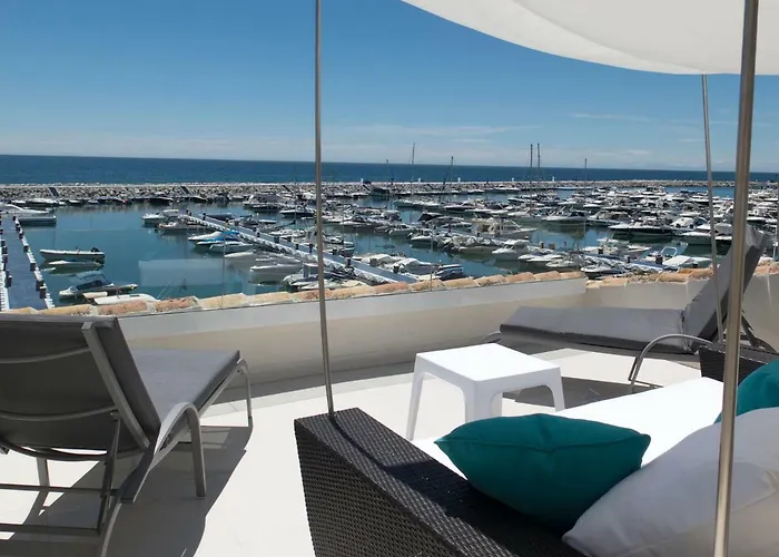 Daire First Line Duplex Puerto Banus Sleeps 8 People