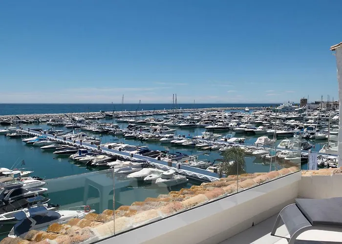 Daire First Line Duplex Puerto Banus Sleeps 8 People Marbella